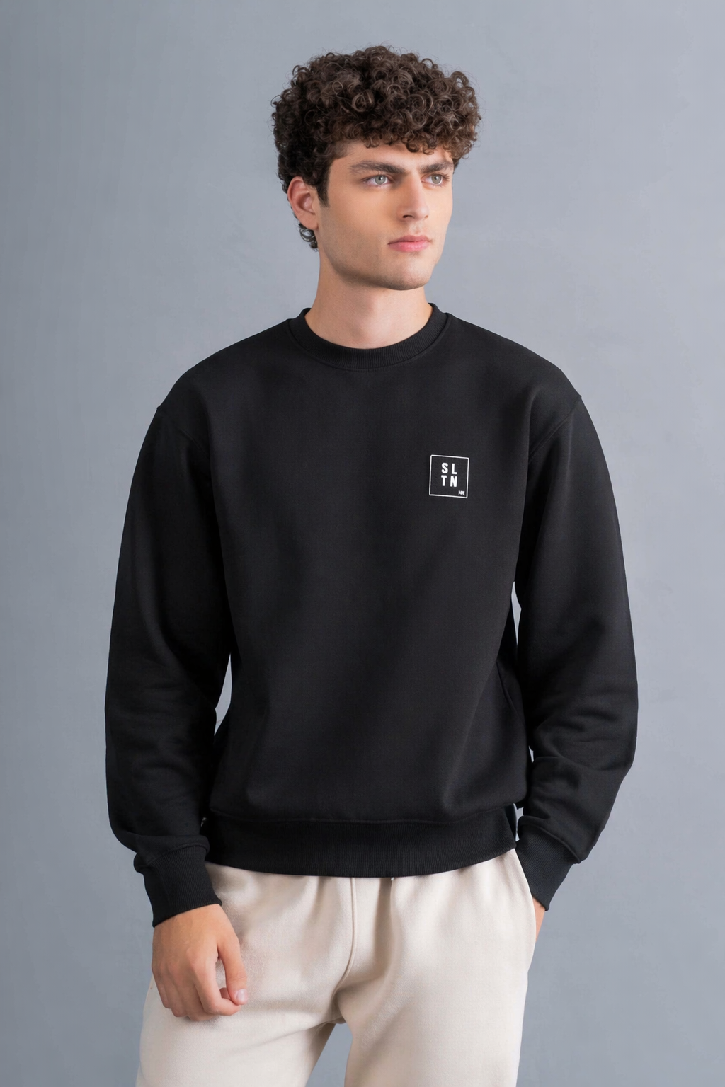 Classic Essential Sweatshirt – Jet Black