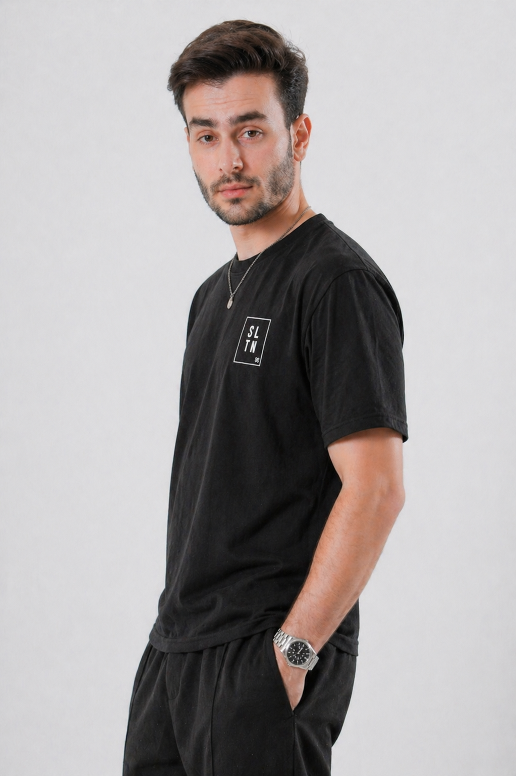 Essential Logo T-Shirt – Black