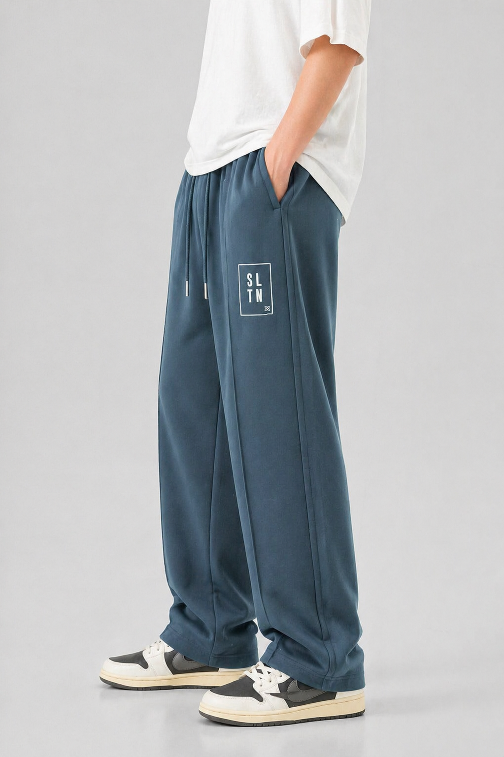 Relaxed Essential Trouser – Steel Blue